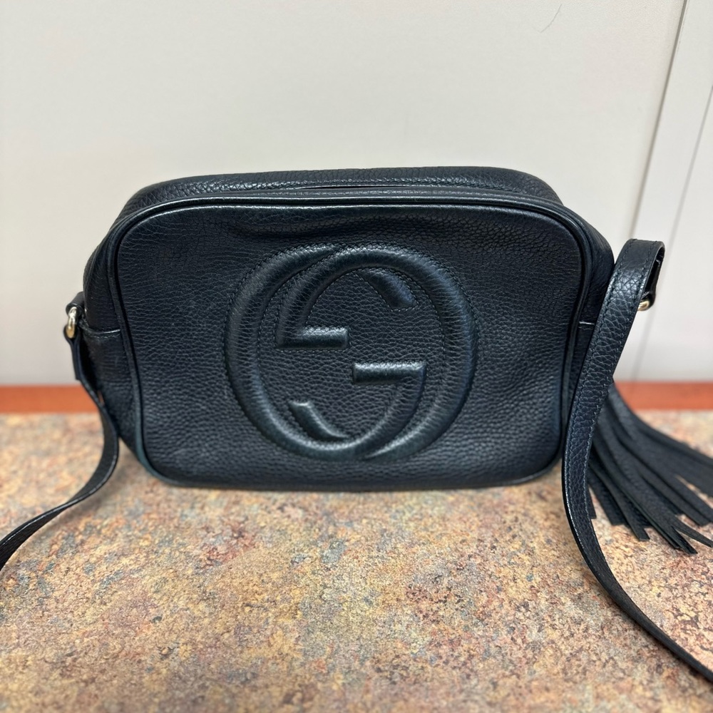 GUCCI Soho small leather disco bag - gently used